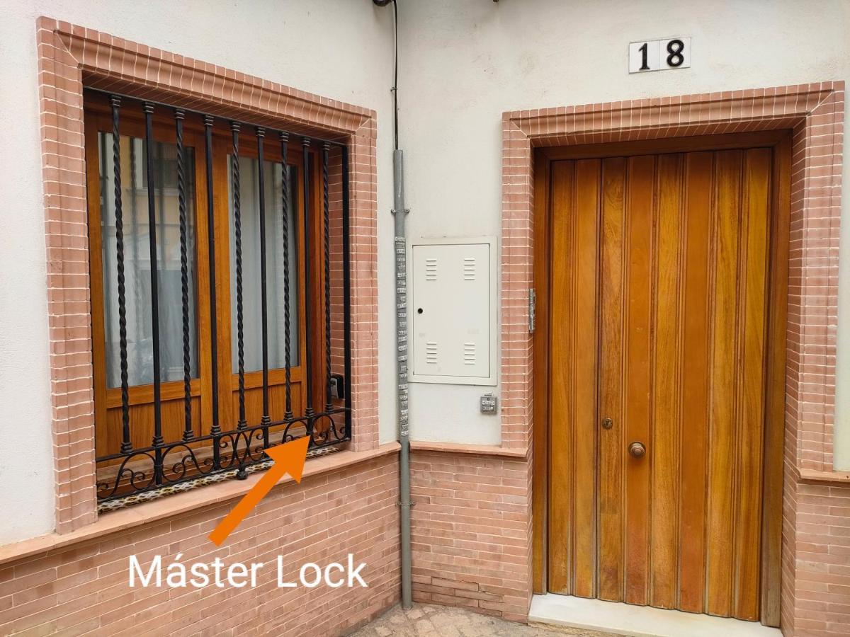 Descubrehome Postigo Inner Patio Sevilla Bagian luar foto