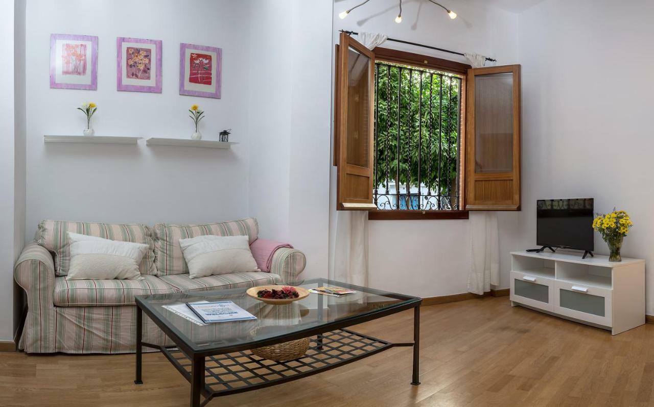 Descubrehome Postigo Inner Patio Sevilla Bagian luar foto